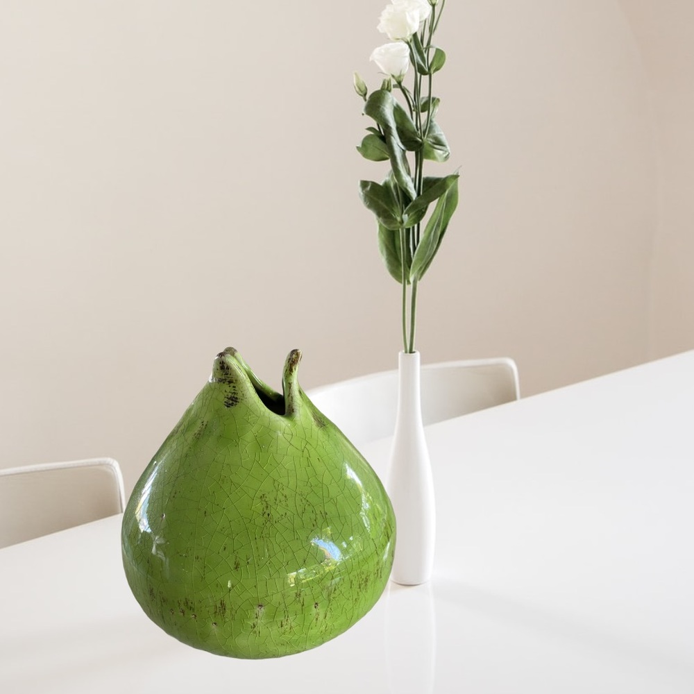 MID-CENTURY MODERN Pottery piece